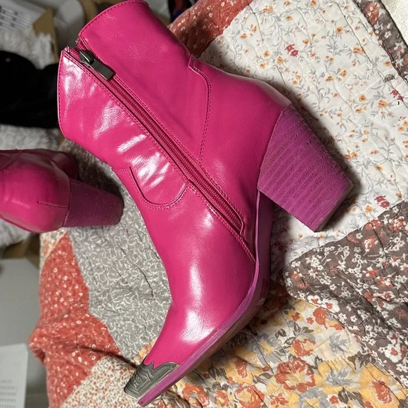 BEAST FASHION Fuchsia Heeled Boots with Silver Tips - Picture 6 of 12